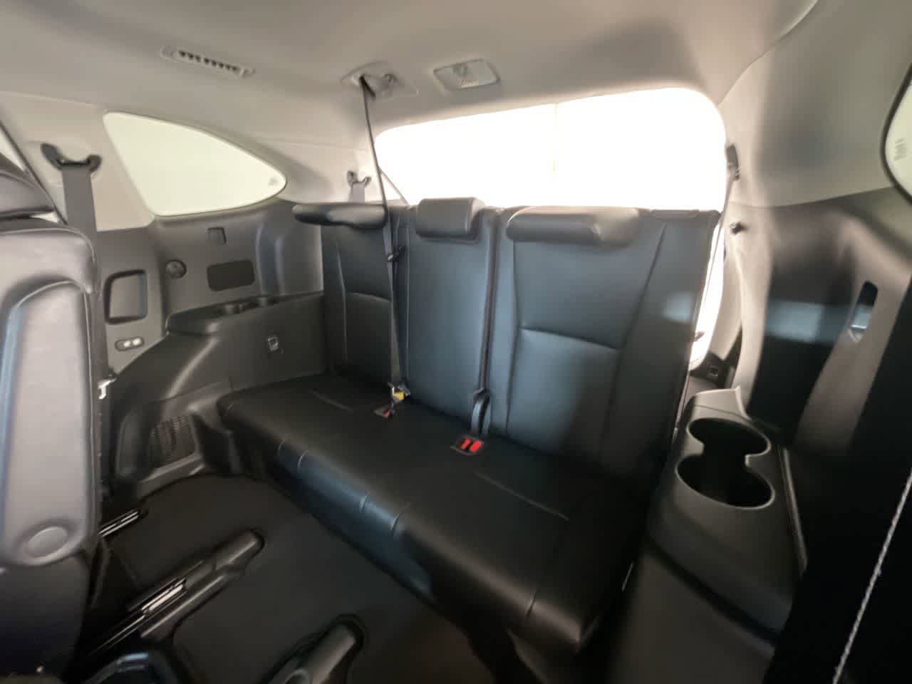 Used 2022 Toyota Highlander XLE AWD/4WD image 24