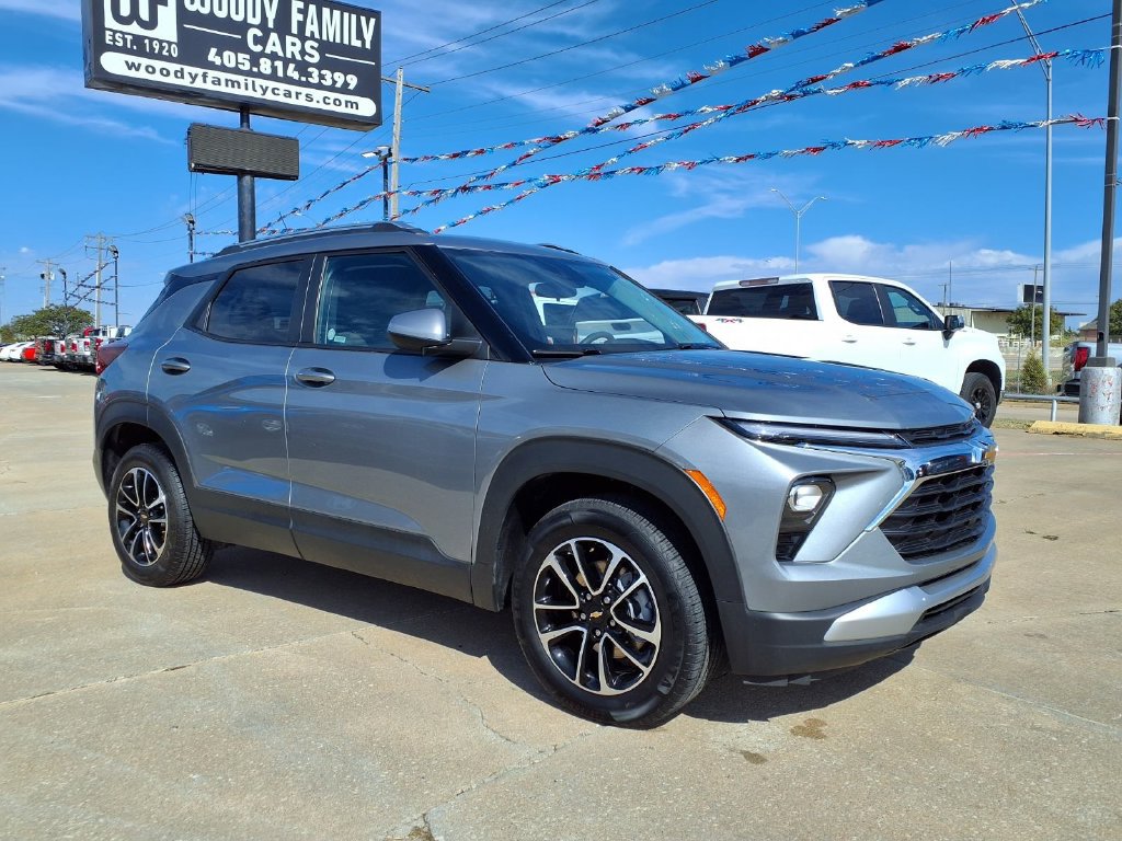 Used 2025 Chevrolet TrailBlazer LT AWD/4WD image 15