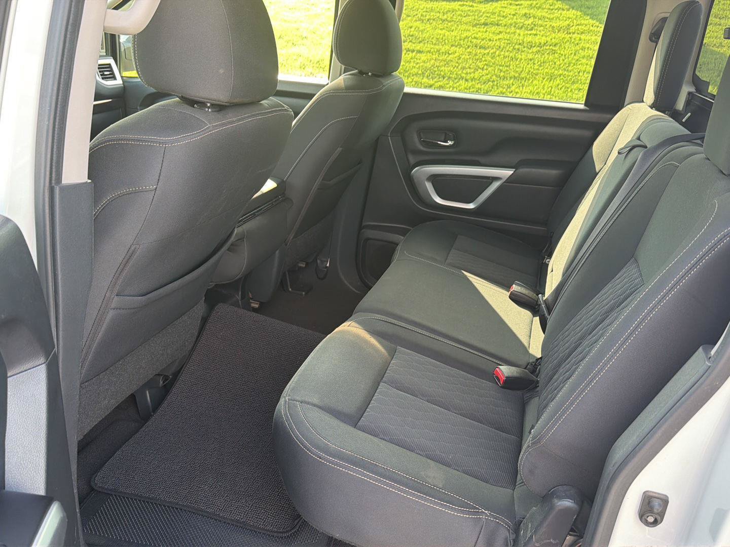 Used 2017 Nissan Titan SV AWD/4WD image 11