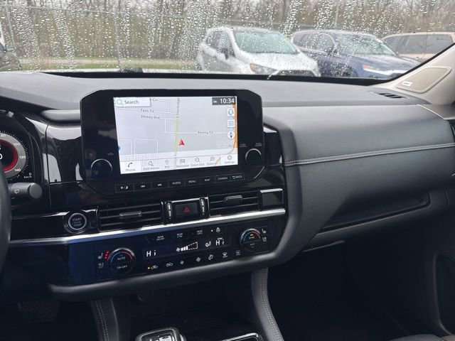 Used 2022 Nissan Pathfinder Platinum w/ Cargo Package image 14