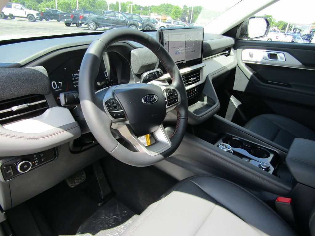 New 2026 Ford Explorer Active w/ Active Comfort Package AWD/4WD image 13