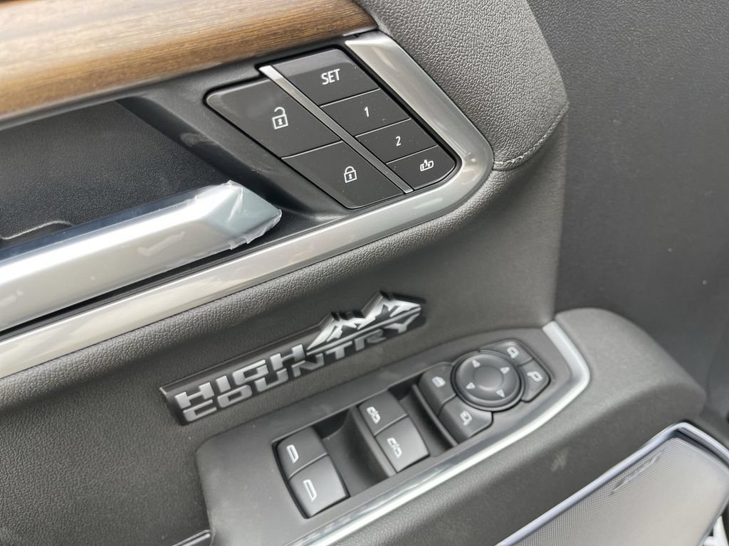 New 2026 Chevrolet Silverado 1500 High Country w/ Midnight Edition AWD/4WD image 13