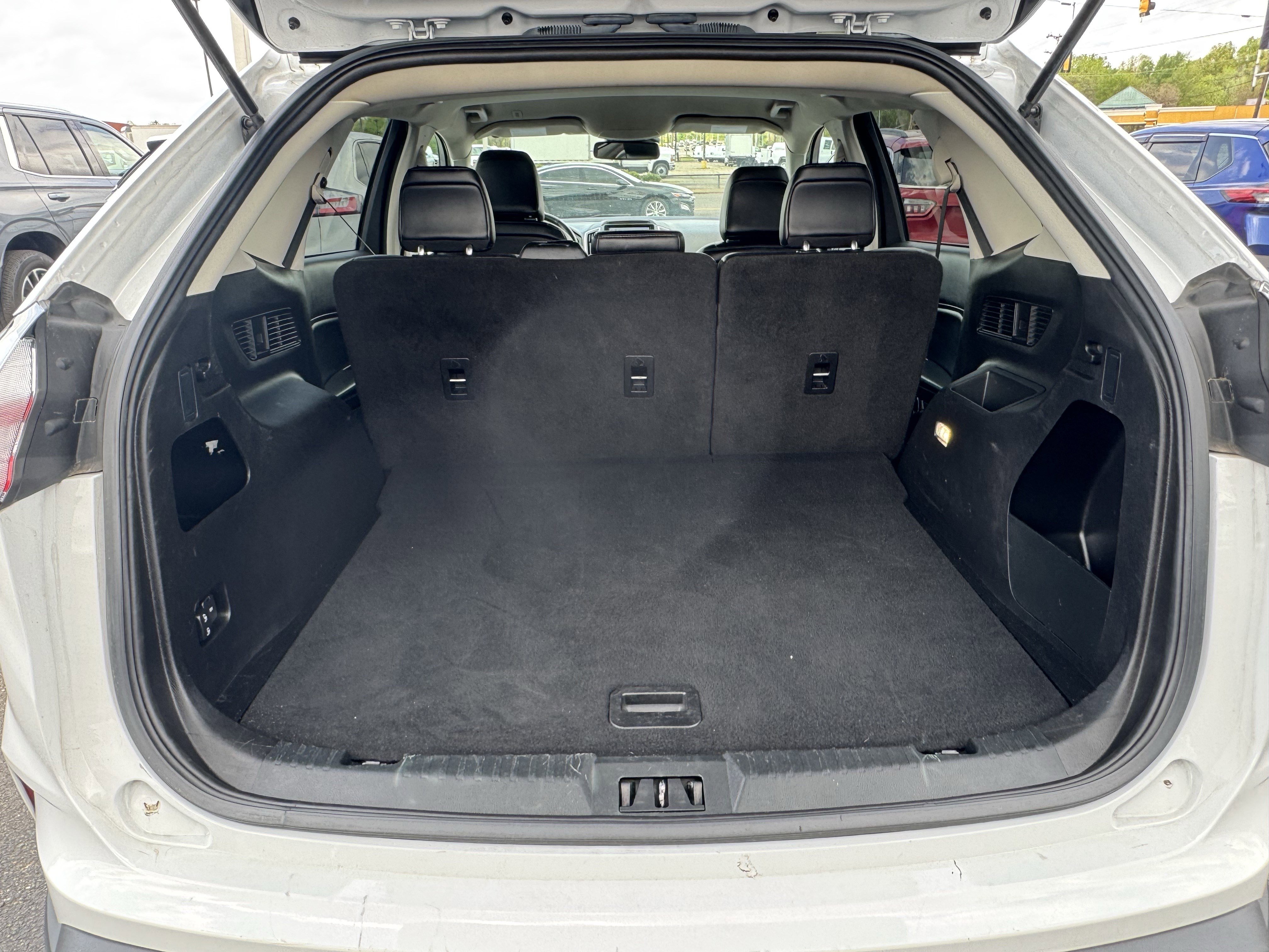 Used 2023 Ford Edge SEL image 13