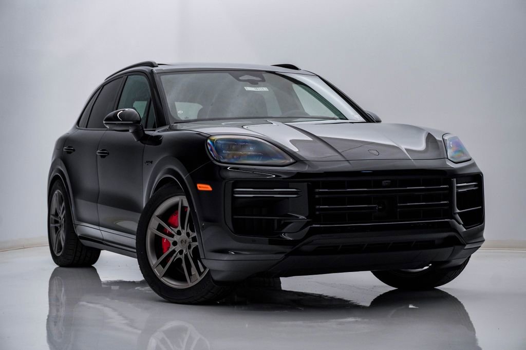 New 2026 Porsche Cayenne Turbo image 8