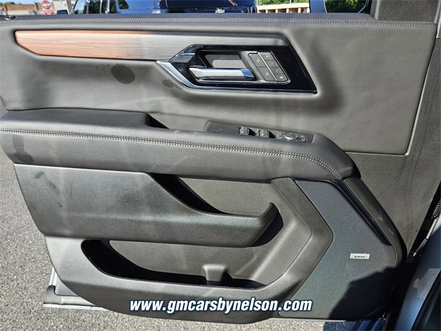 New 2025 GMC Yukon Denali w/ Sun & Power Step Package image 14