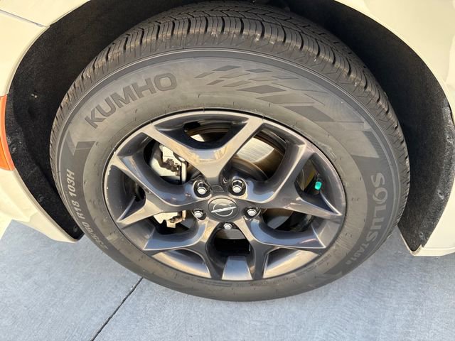 Used 2020 Chrysler Pacifica Touring-L FWD image 18