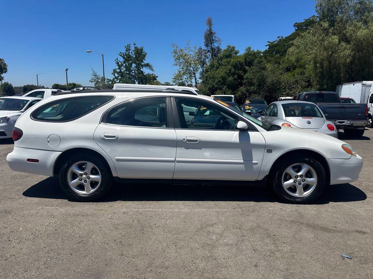 Used 2000 Ford Taurus SE image 5