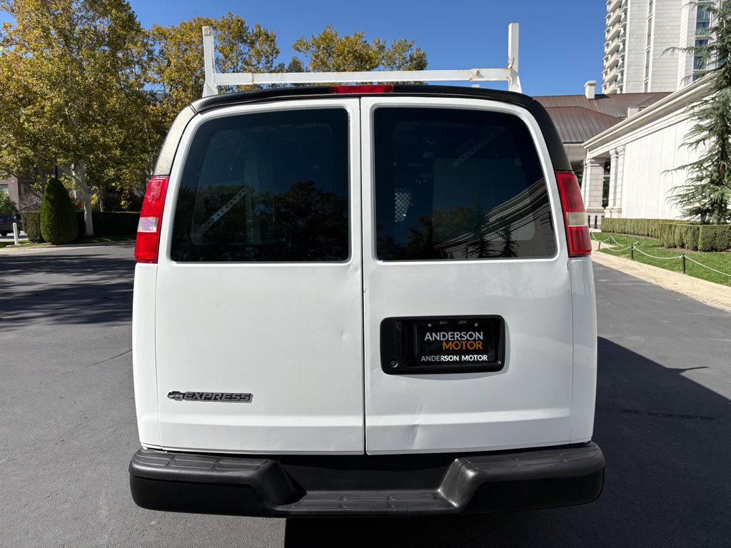 Used 2017 Chevrolet Express 2500 Extended image 9
