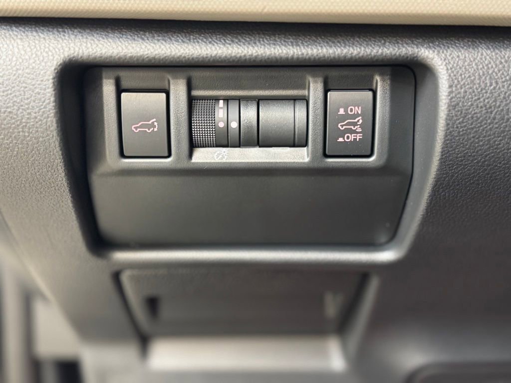 Used 2025 Subaru Forester Premium w/ Convenience Package #1 image 28