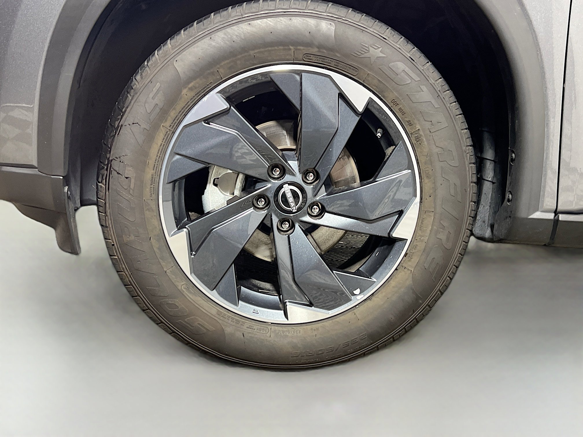 Used 2024 Nissan Rogue SV image 14