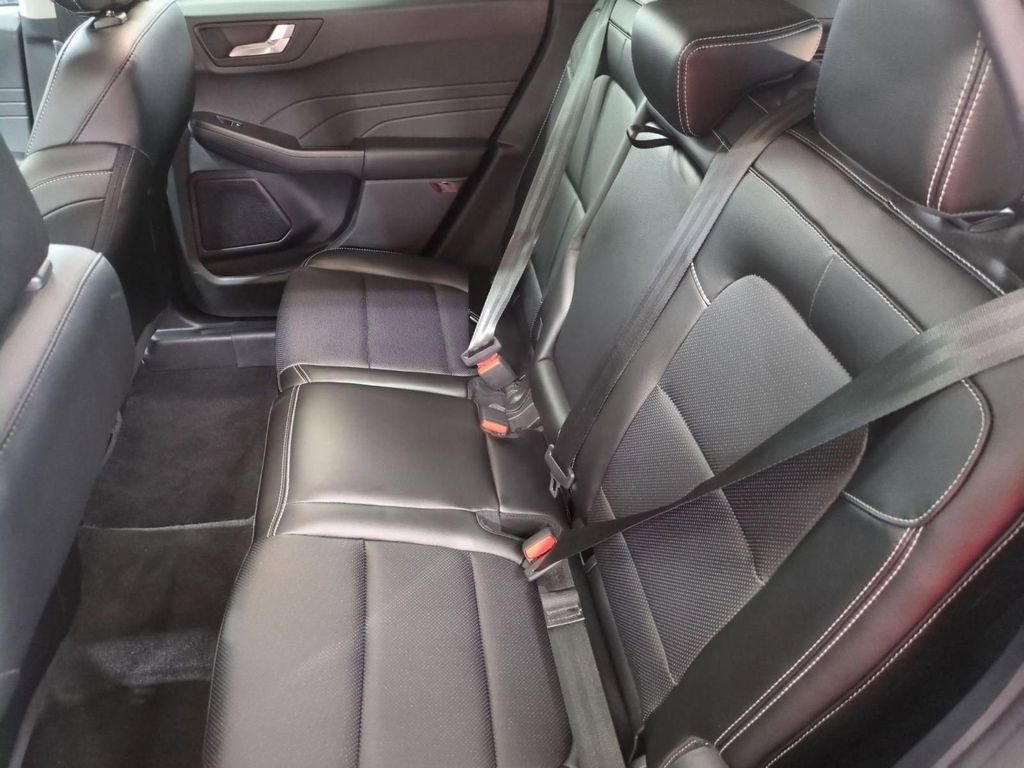 Used 2022 Ford Escape SEL image 26