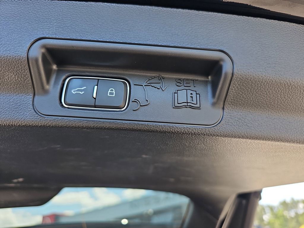 Used 2025 Ford Explorer Platinum w/ LUX Leather Package image 18