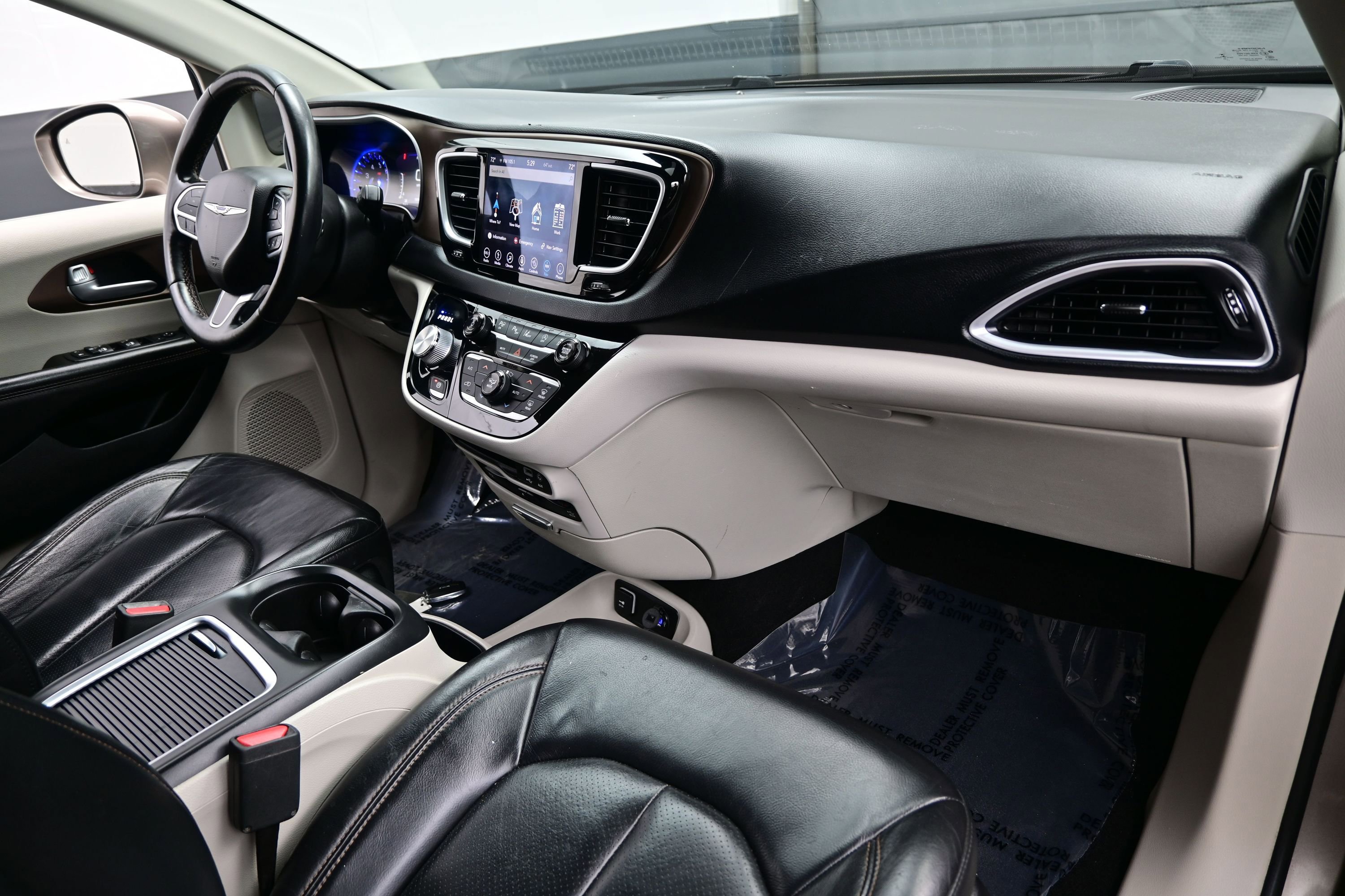 Used 2018 Chrysler Pacifica Touring-L Plus w/ Advanced Safetytec Group FWD image 14