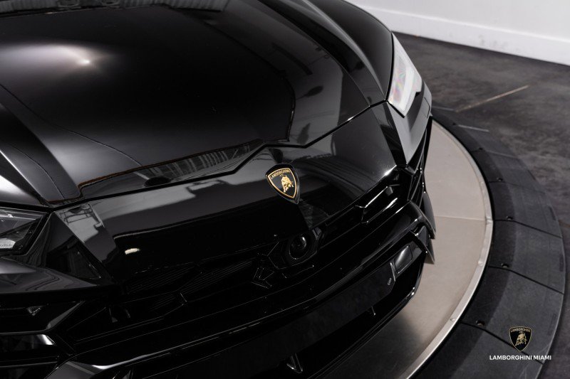 Used 2019 Lamborghini Urus image 3