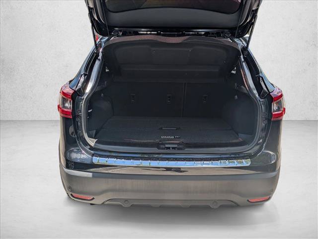 Used 2021 Nissan Rogue Sport SV FWD image 6