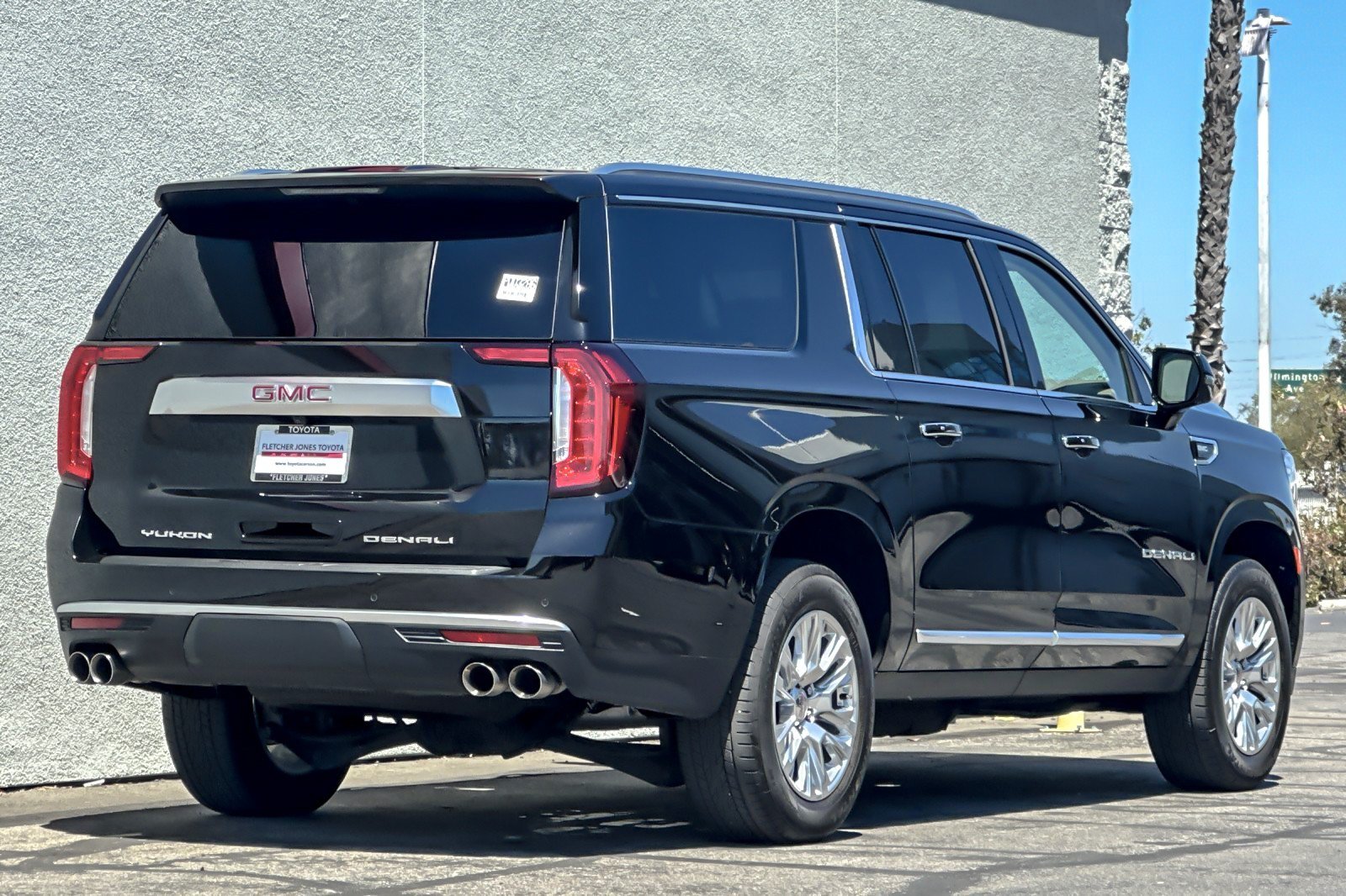 Used 2024 GMC Yukon XL Denali AWD/4WD image 5