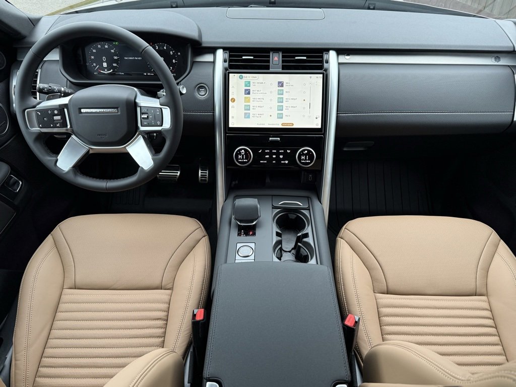 New 2026 Land Rover Discovery Limited Edition image 17