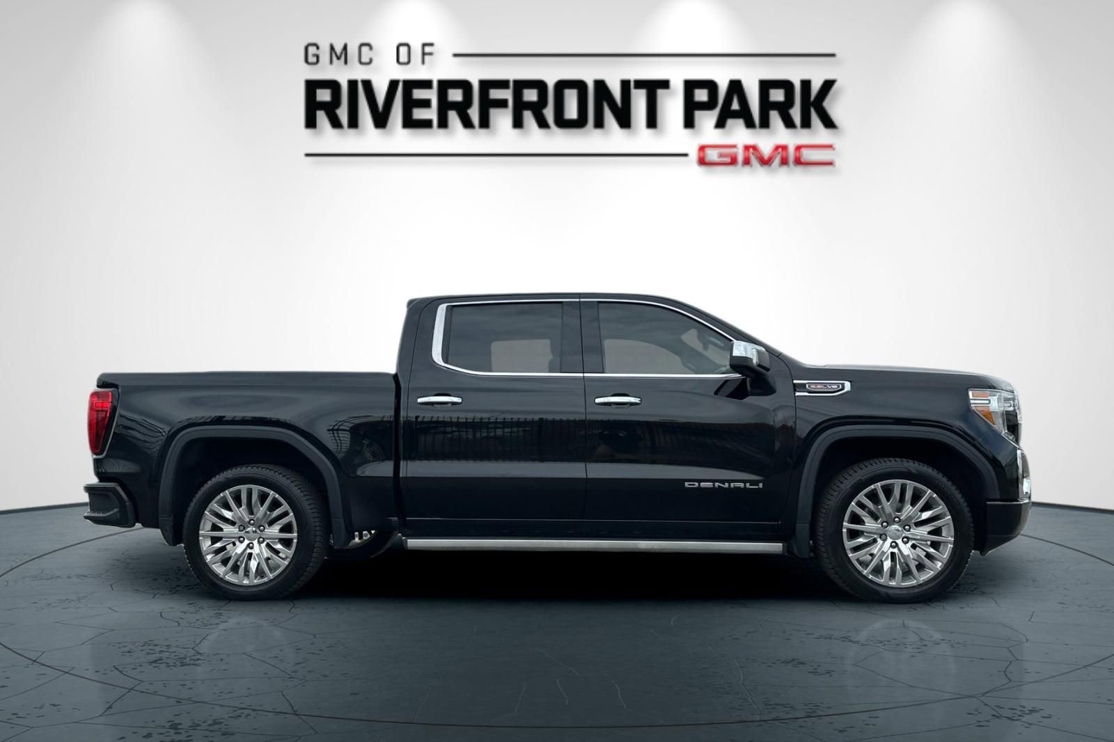 Used 2019 GMC Sierra 1500 Denali w/ Denali Ultimate Package AWD/4WD image 2