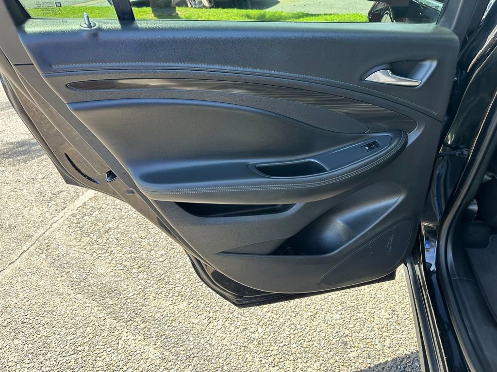 Used 2020 Buick Envision Essence image 16