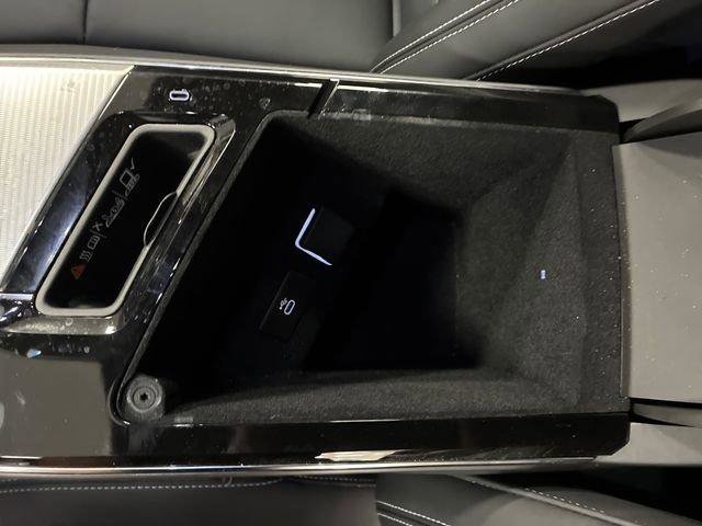 Used 2024 Cadillac Lyriq Tech RWD image 27