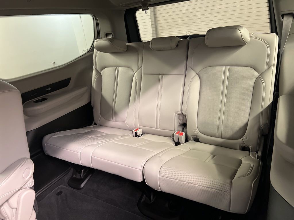 Used 2022 Jeep Wagoneer Series II w/ Flexible Seating Group image 32