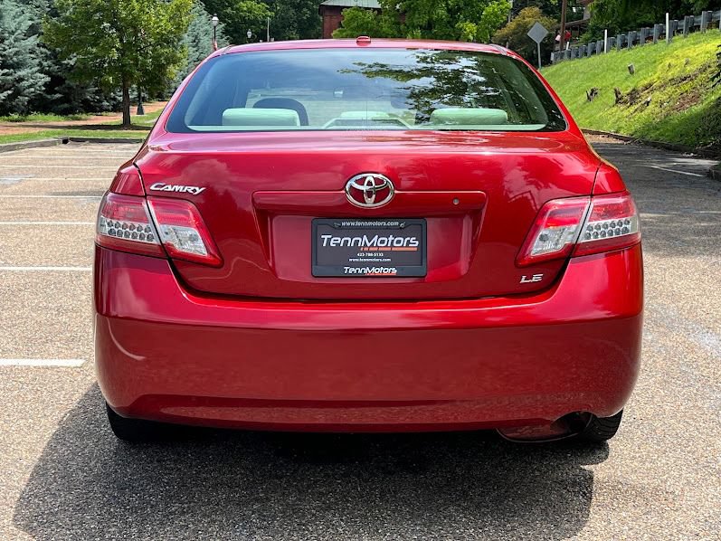 Used 2011 Toyota Camry LE FWD image 21