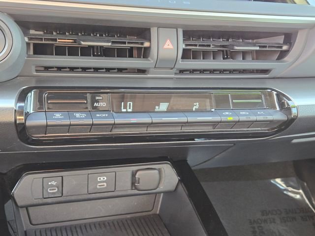 Used 2025 Toyota Prius LE image 22
