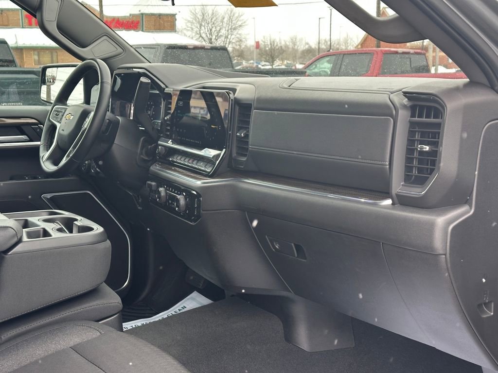 Used 2025 Chevrolet Silverado 1500 LT image 17