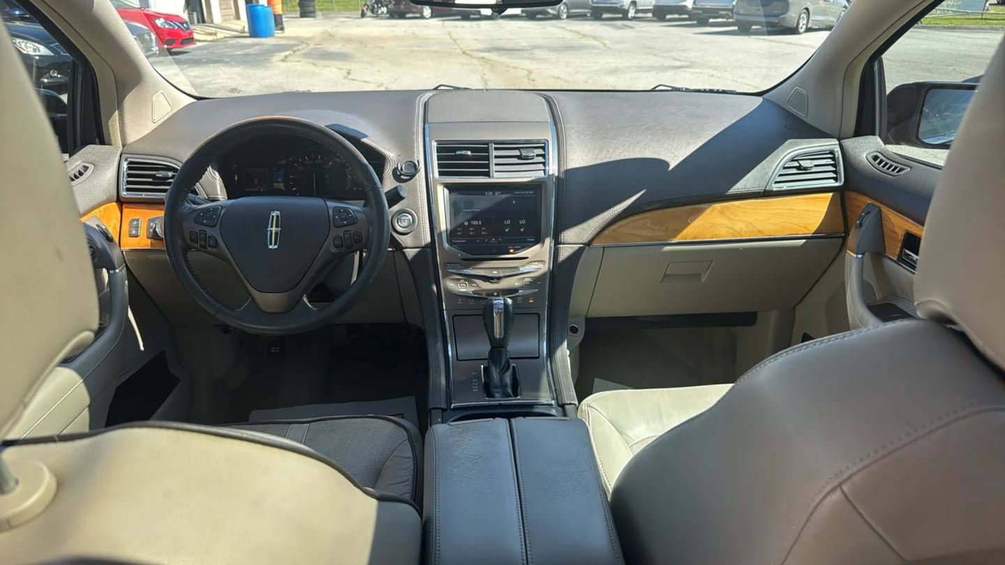 Used 2012 Lincoln MKX FWD w/ Wood Pkg image 25