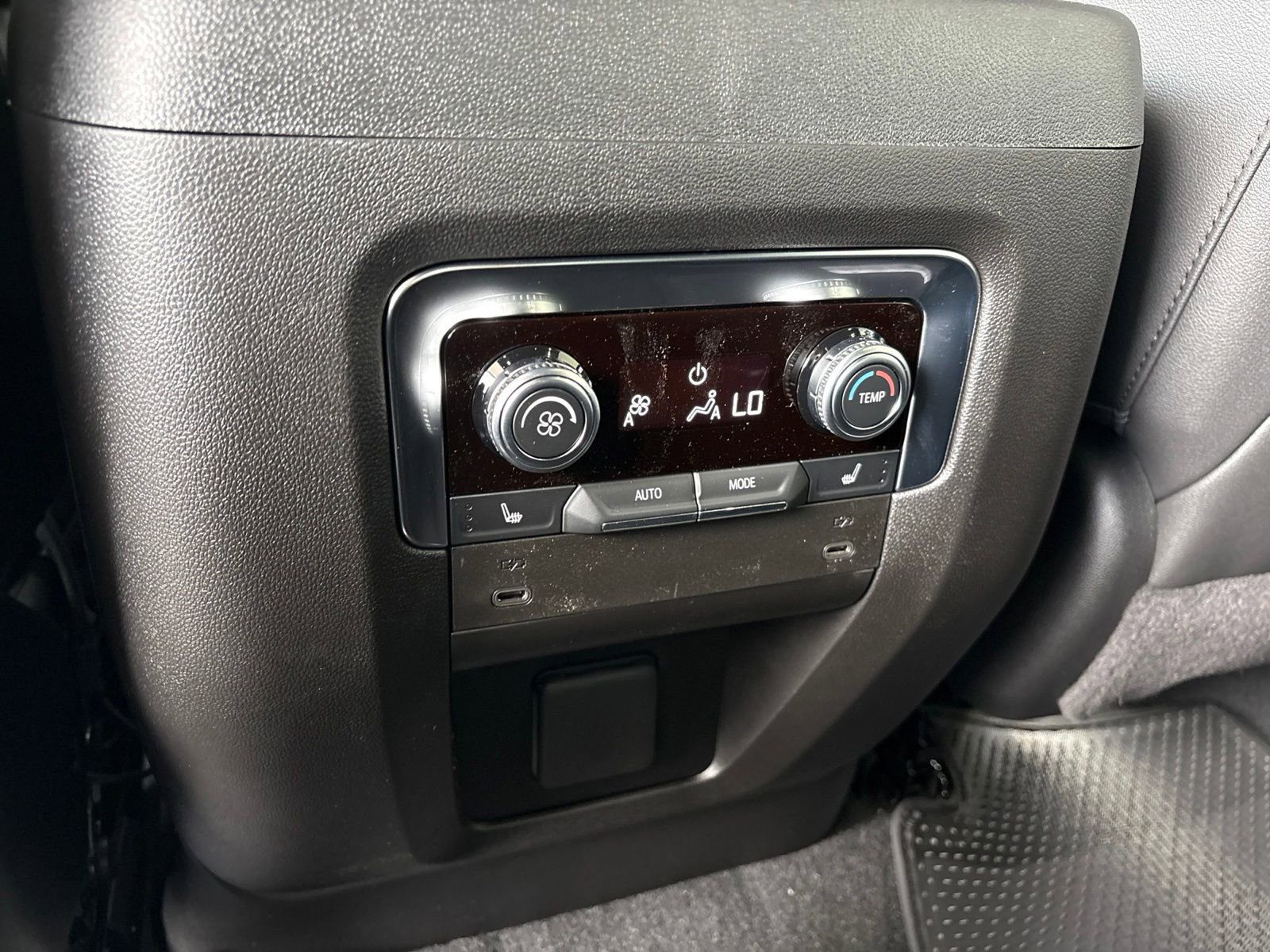 New 2026 GMC Yukon AT4 w/ AT4 Premium Package AWD/4WD image 25