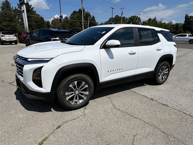 New 2027 Chevrolet Equinox LT AWD/4WD image 1