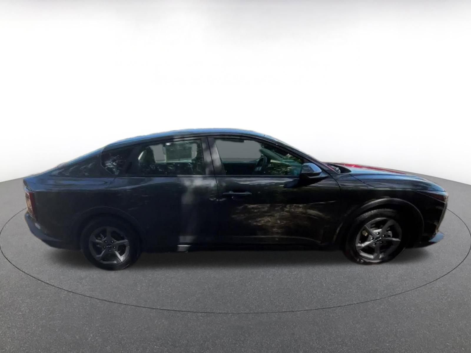 Used 2025 Kia K4 LXS image 17