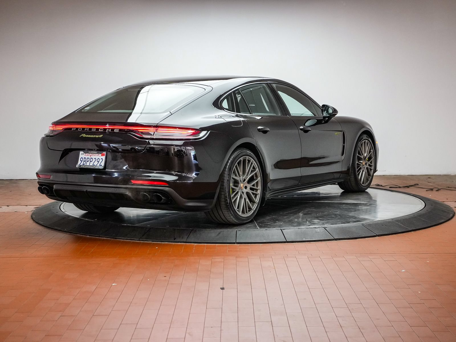 Used 2022 Porsche Panamera 4 E-Hybrid AWD/4WD image 7