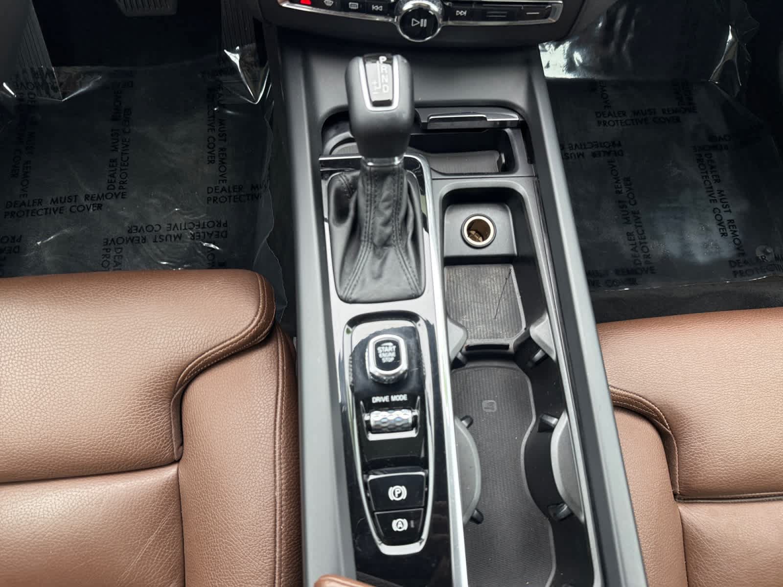 Used 2019 Volvo XC60 T5 Momentum w/ Protection Package AWD/4WD image 15