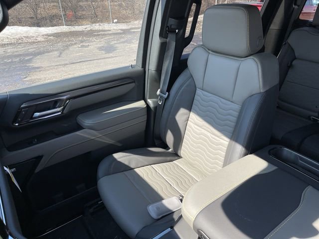 New 2026 Chevrolet Silverado 2500 ZR2 w/ LPO, Dark Essentials Package image 24