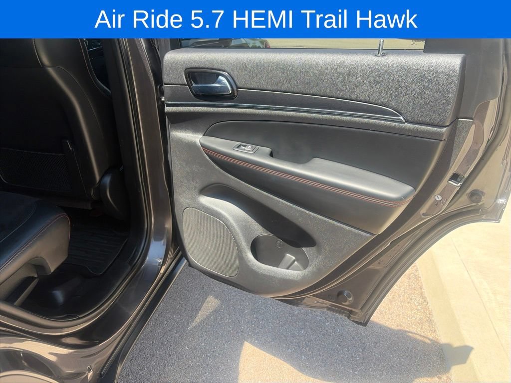 Used 2021 Jeep Grand Cherokee Trailhawk w/ Premium Lighting Group AWD/4WD image 16