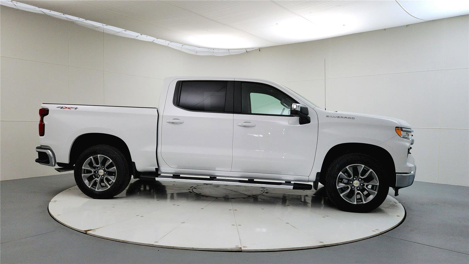 Used 2026 Chevrolet Silverado 1500 LT w/ Protection Package AWD/4WD image 8