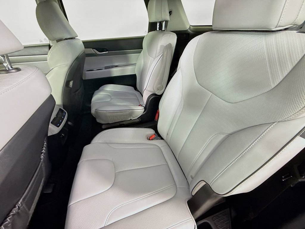 Used 2025 Hyundai Palisade SEL FWD image 22