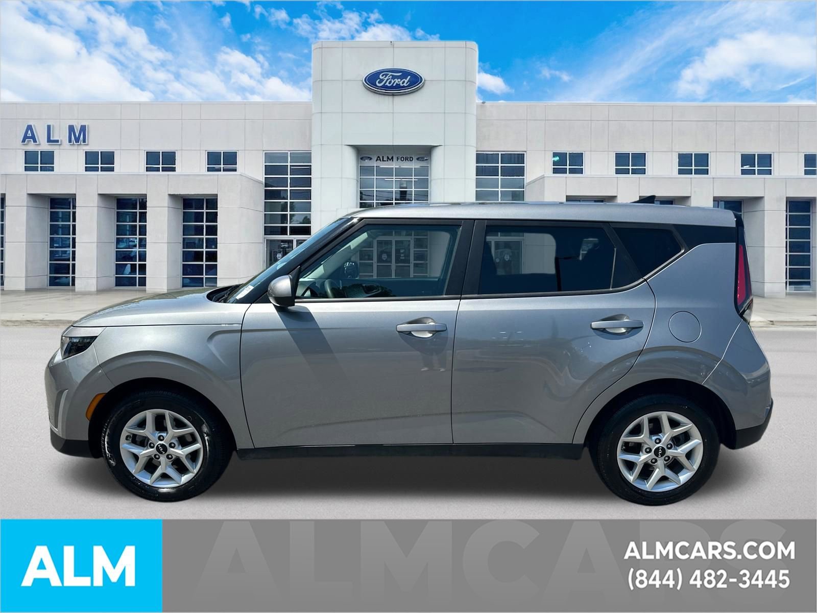 Used 2025 Kia Soul LX w/ LX Technology Package image 9
