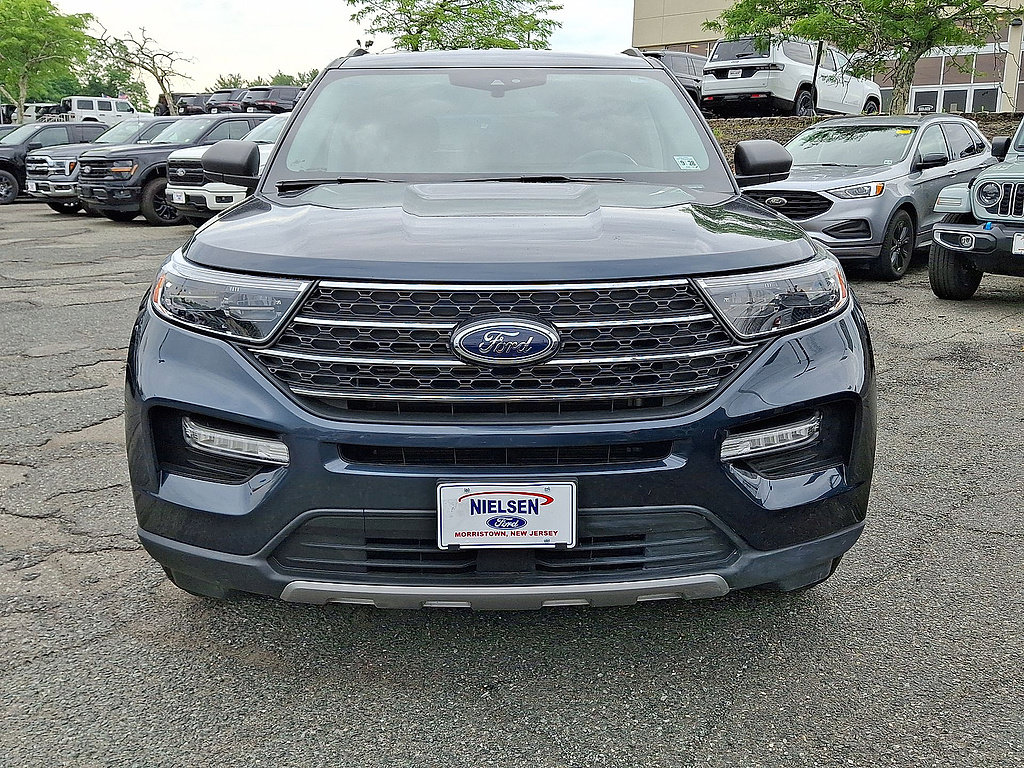 Certified 2023 Ford Explorer XLT w/ Equipment Group 202A AWD/4WD image 3