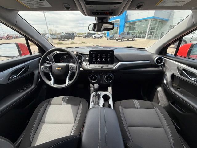 Used 2025 Chevrolet Blazer LT AWD/4WD image 27