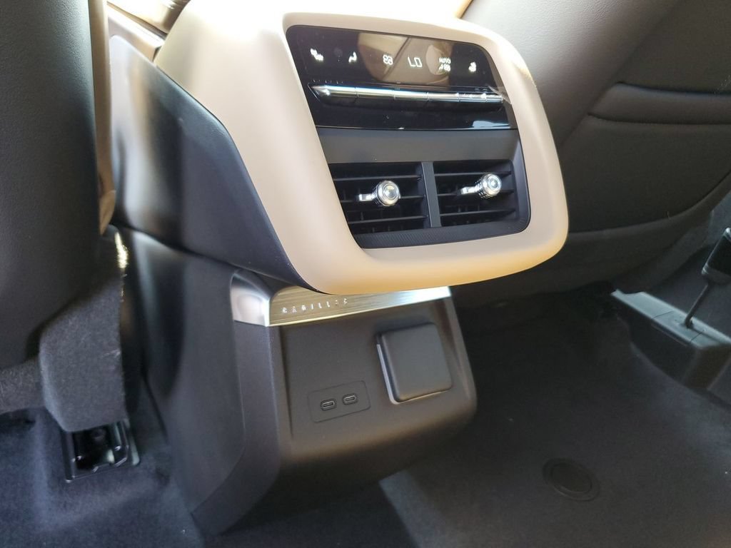 New 2026 Cadillac Lyriq V w/ Exterior Carbon Fiber Package AWD/4WD image 22