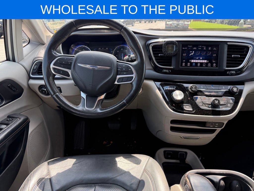 Used 2020 Chrysler Pacifica Touring-L FWD image 6