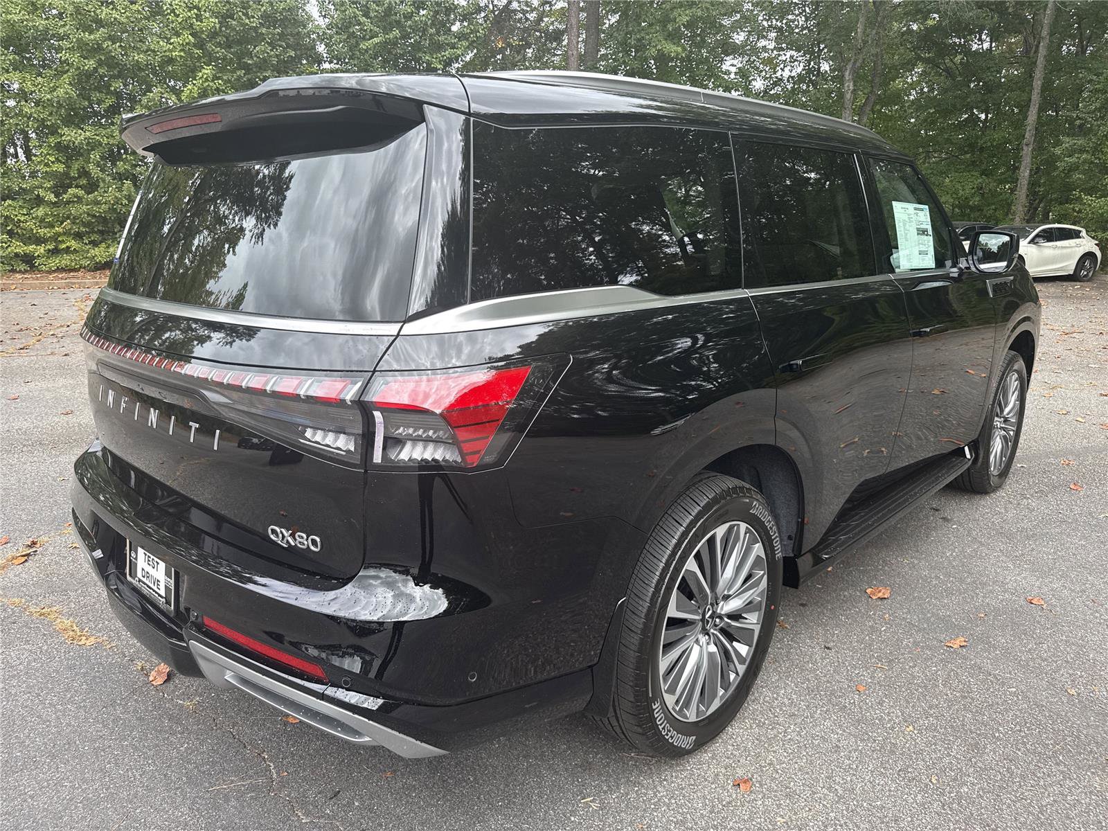 New 2026 INFINITI QX80 Luxe image 5