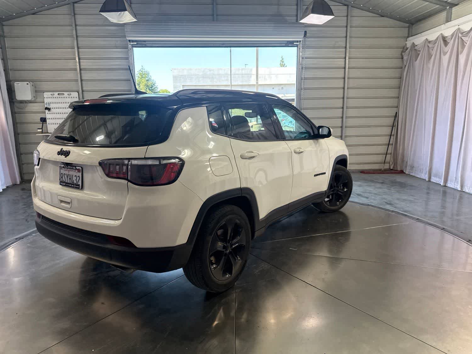 Used 2021 Jeep Compass Latitude FWD image 5