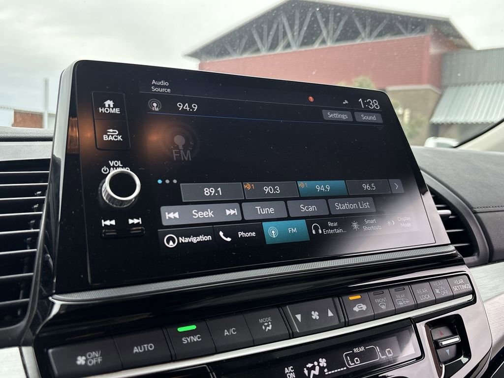 Used 2025 Honda Odyssey Touring image 13