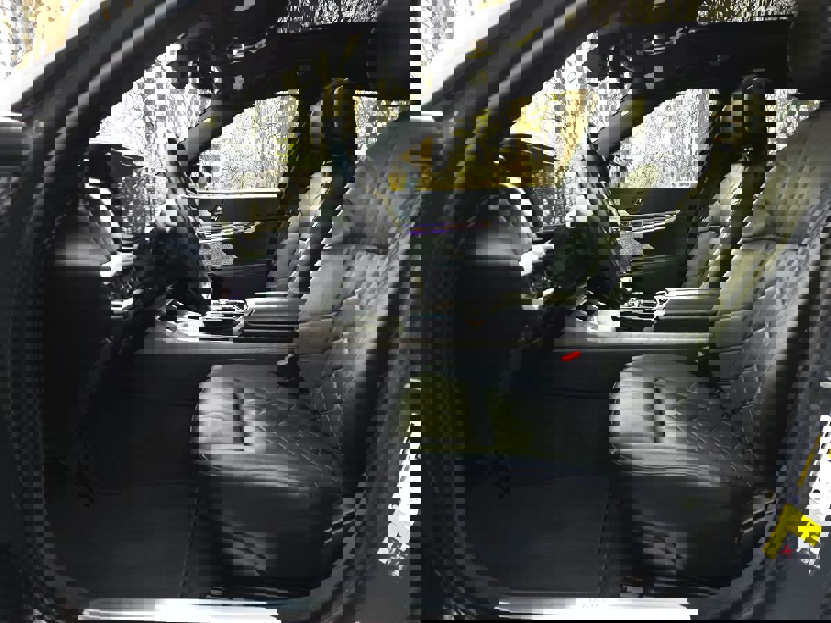 Used 2024 BMW i7 xDrive60 w/ Executive Package image 11