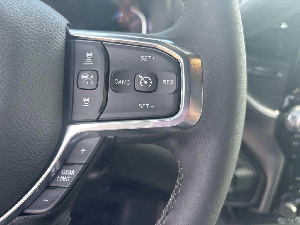 New 2026 RAM 2500 Laramie AWD/4WD image 24