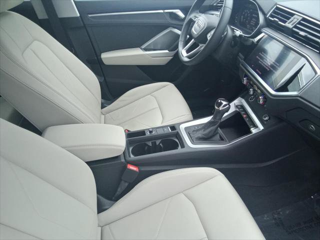 Certified 2022 Audi Q3 2.0T Premium w/ Convenience Package AWD/4WD image 27