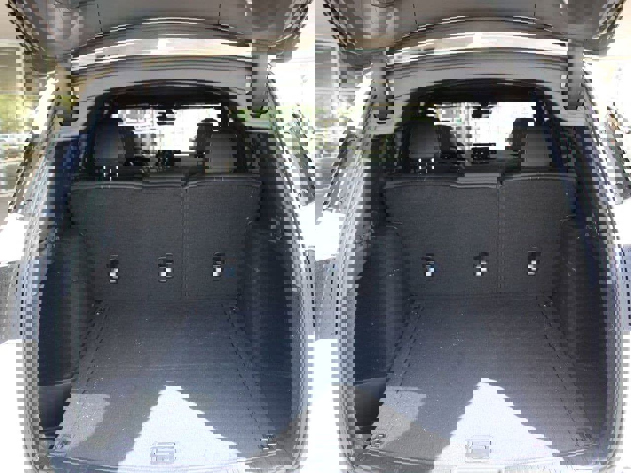 Used 2025 Acura RDX SH-AWD image 11